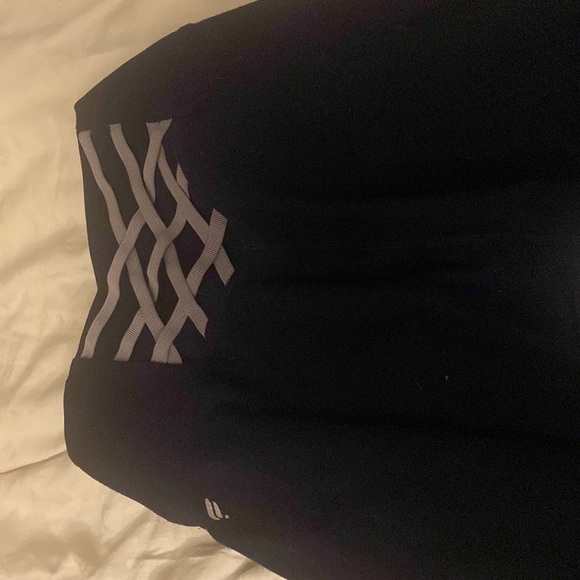 Fabletics power-hold leggings, dark blue leggings squat test approved!! 💙 - Picture 3 of 4